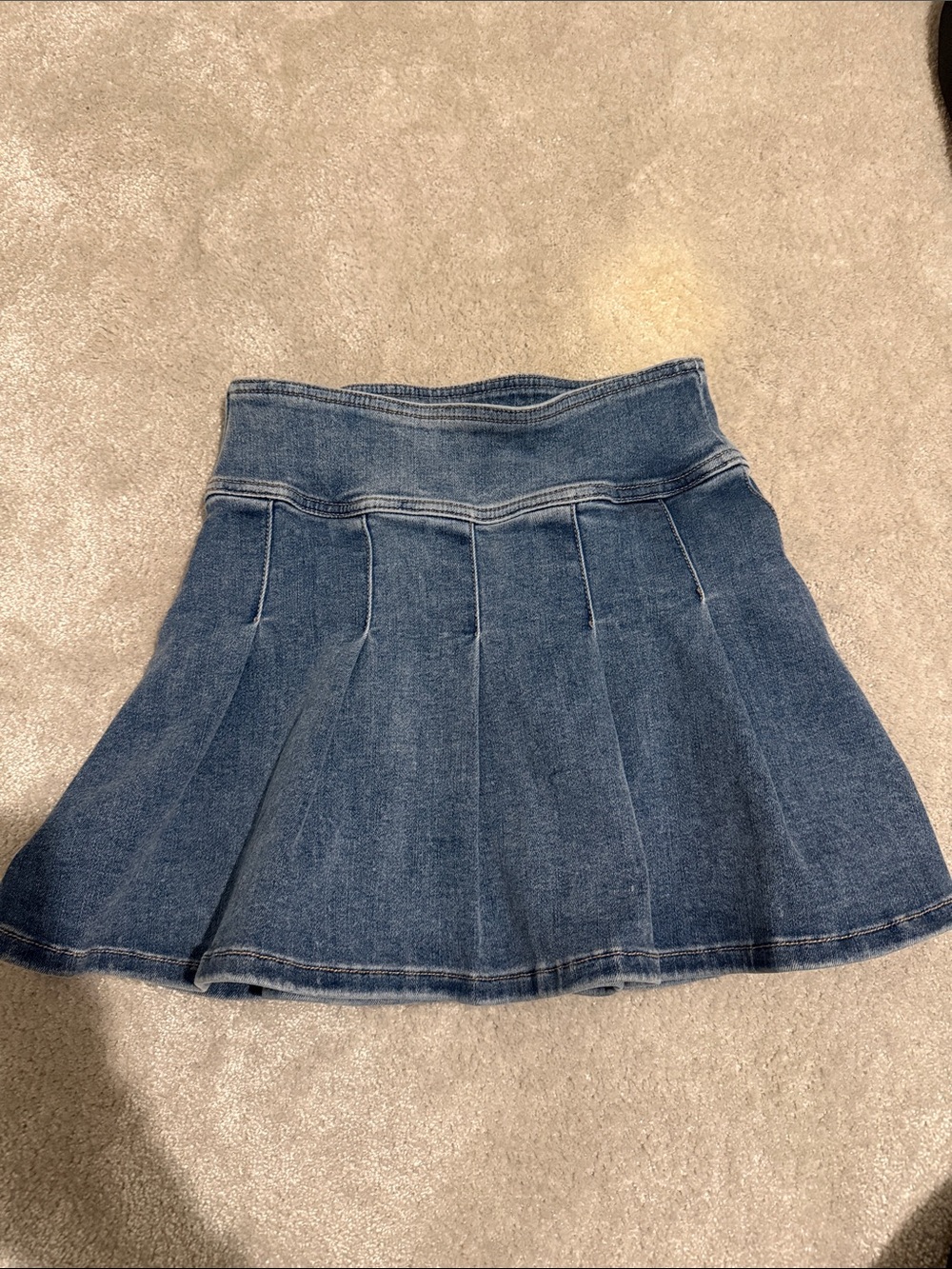 Katie J NYC Denim Pleated Mini Skirt - Blue